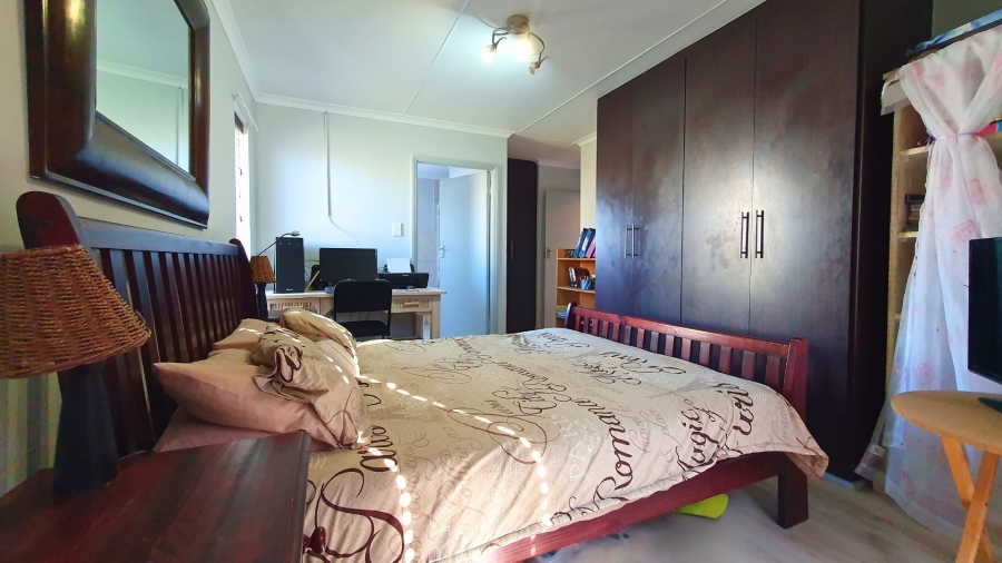 2 Bedroom Property for Sale in Heiderand Western Cape